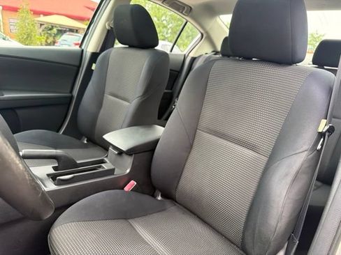Used 2013 MAZDA MAZDA3 i Touring FWD image 15