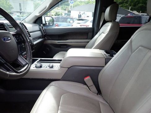 Used 2019 Ford Expedition Limited w/ Equipment Group 301A AWD/4WD image 11
