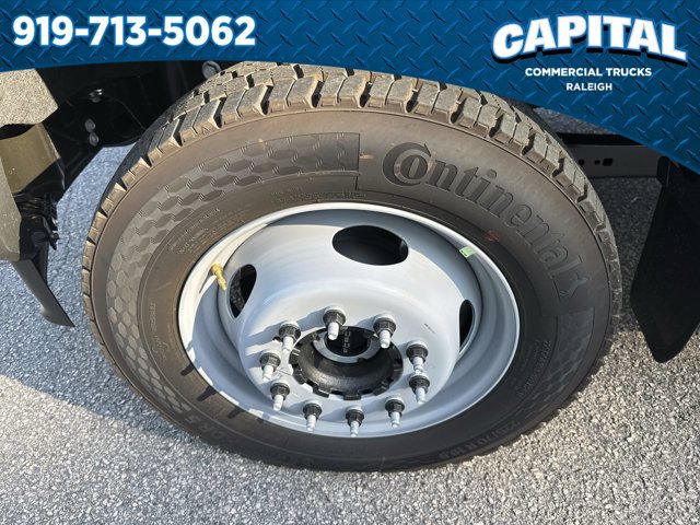 New 2026 Ford F550 4x4 Crew Cab image 15