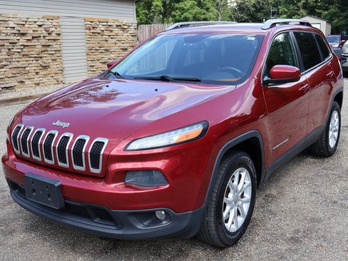 Used 2014 Jeep Cherokee Latitude w/ Comfort/Convenience Group AWD/4WD image 4