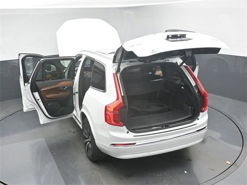 Used 2023 Volvo XC90 B5 Plus image 51