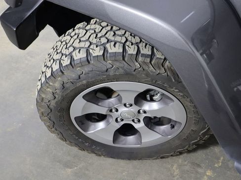 Used 2017 Jeep Wrangler Unlimited Sahara w/ Max Tow Package image 34