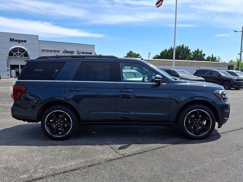 Used 2024 Ford Expedition Limited AWD/4WD image 7