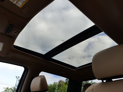 Used 2022 Ford F250 Lariat w/ Tremor Off-Road Package image 8