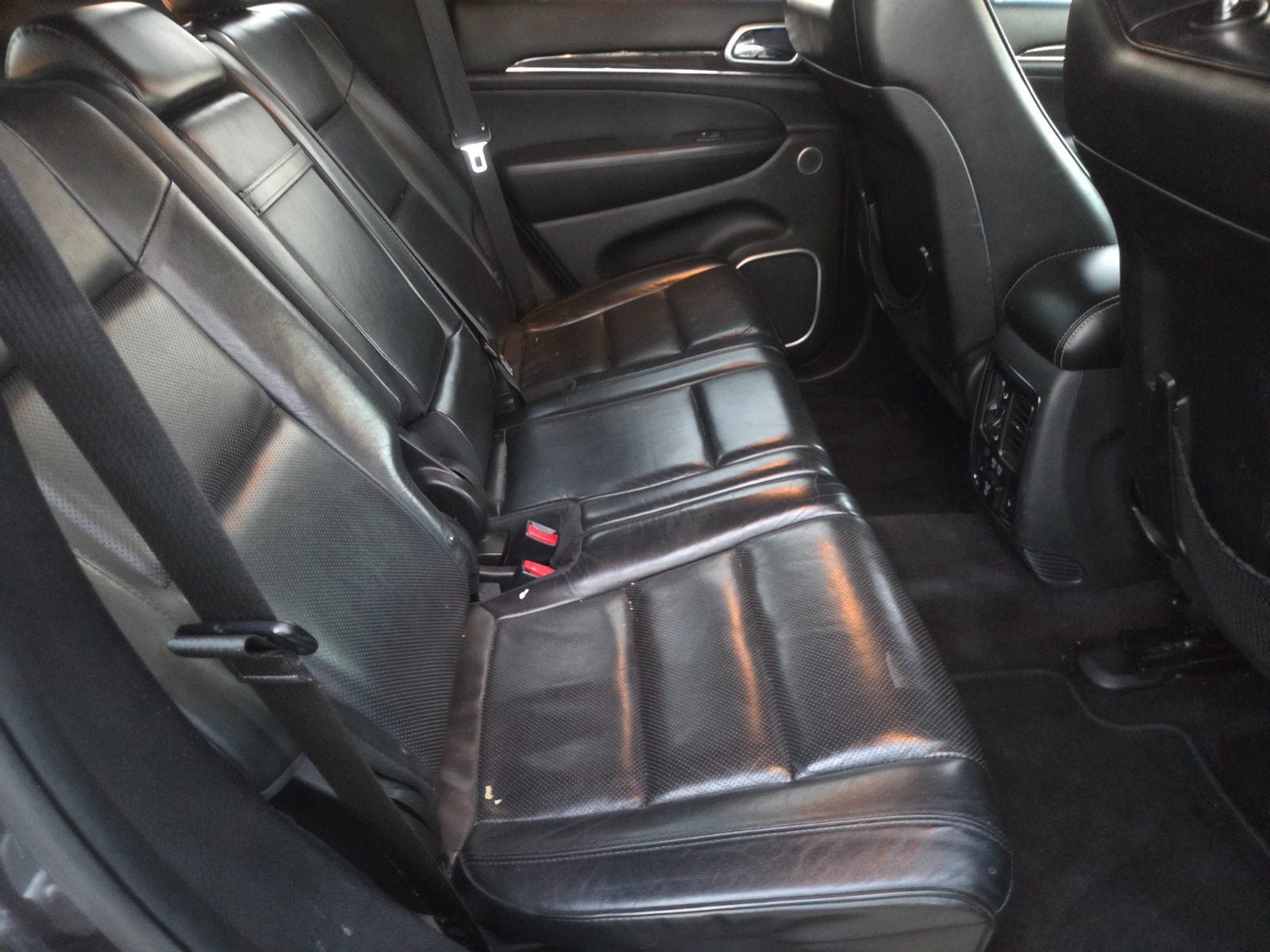 Used 2015 Jeep Grand Cherokee High Altitude RWD image 14