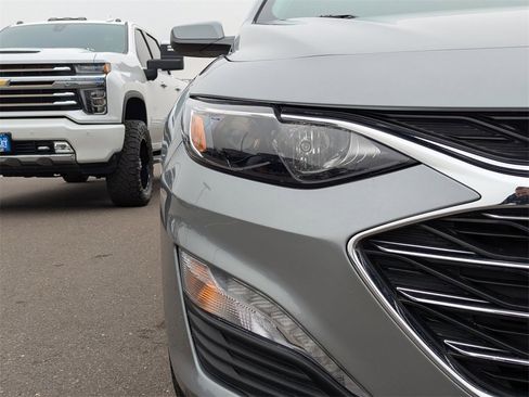 Used 2025 Chevrolet Malibu LT image 40