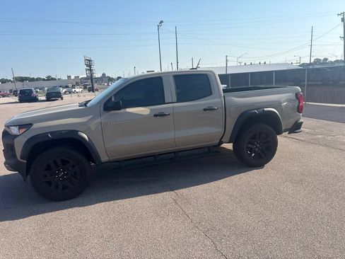 Used 2023 Chevrolet Colorado Trail Boss AWD/4WD image 23