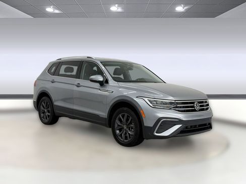 Used 2022 Volkswagen Tiguan SE FWD image 6