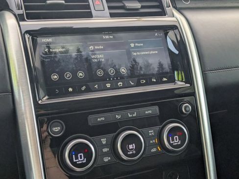 Used 2017 Land Rover Discovery HSE Luxury image 13