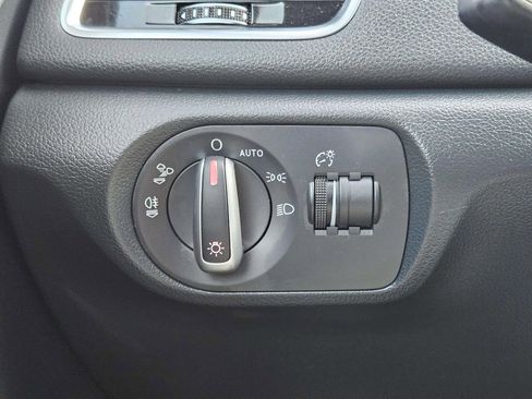 Used 2018 Audi Q3 2.0T Premium image 37