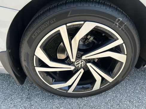 Used 2025 Volkswagen Jetta SEL FWD image 23