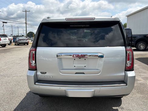 Used 2016 GMC Yukon Denali w/ Open Road Package AWD/4WD image 12