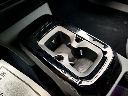 Used 2021 Volkswagen ID.4 Pro image 15