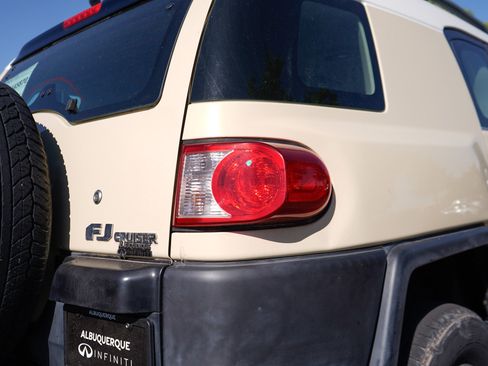 Used 2008 Toyota FJ Cruiser 4WD image 14