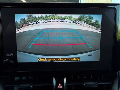Used 2024 Toyota Corolla Cross LE FWD image 9