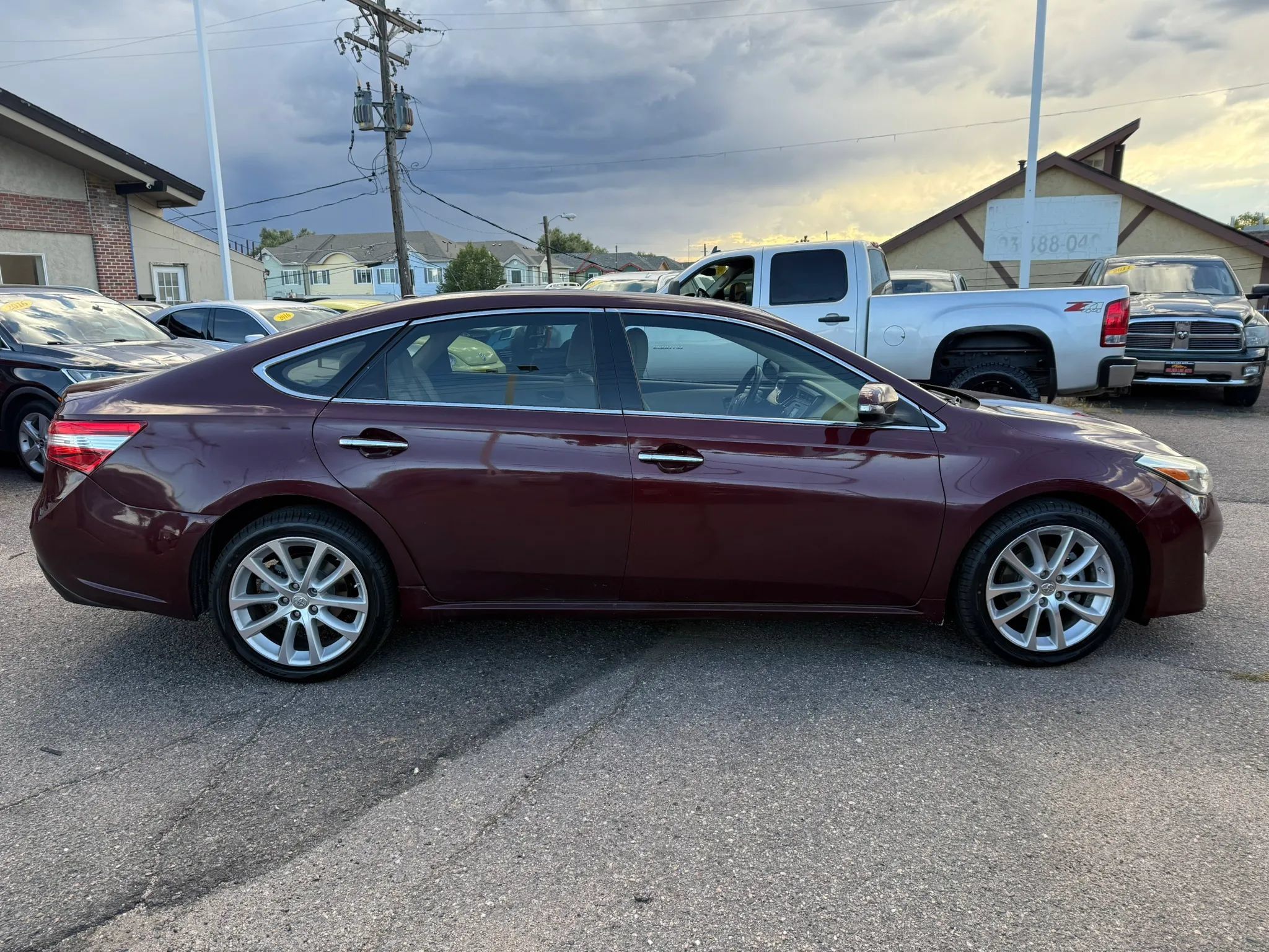 Used 2013 Toyota Avalon XLE Touring FWD image 9