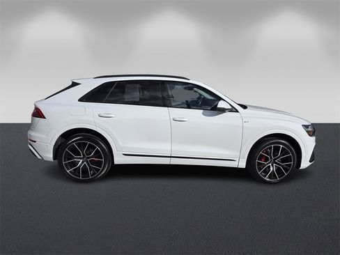 Used 2020 Audi Q8 Prestige w/ Prestige Package image 3