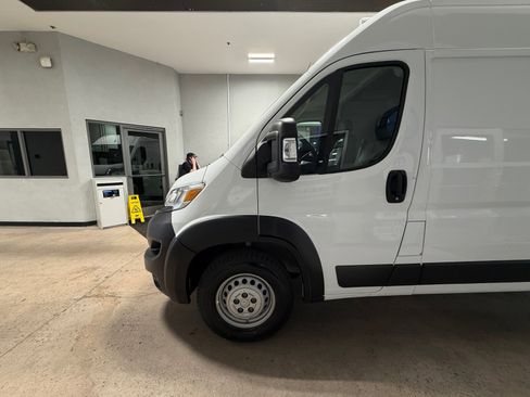 Used 2025 RAM ProMaster 3500 w/ Convenience Group image 9