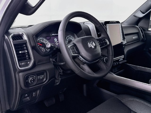 Used 2025 RAM 1500 Big Horn AWD/4WD image 7
