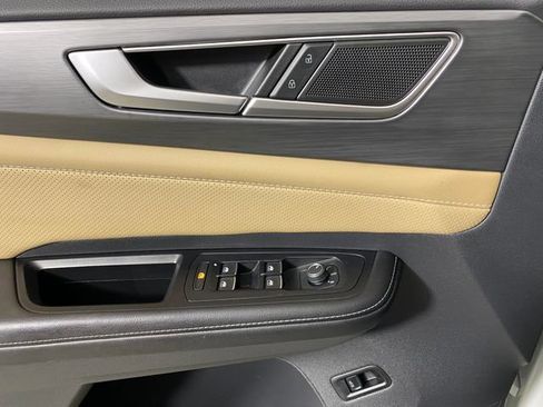 Used 2024 Volkswagen Atlas Cross Sport SE image 13