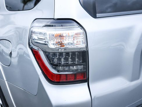 Used 2019 Toyota 4Runner SR5 image 8