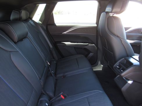 Used 2024 Cadillac Lyriq Sport RWD image 11