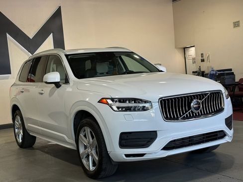 Used 2021 Volvo XC90 T5 Momentum w/ Climate Package FWD image 2