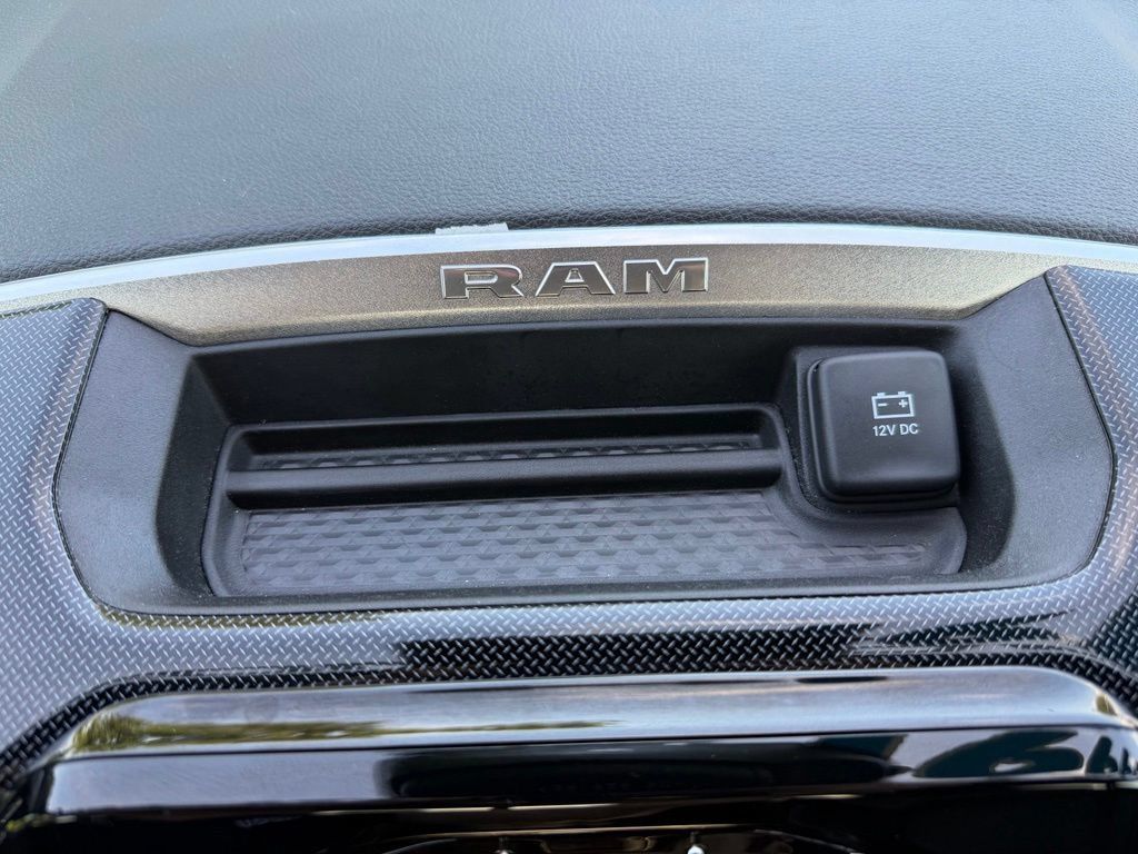 Used 2022 RAM 1500 Laramie AWD/4WD image 26