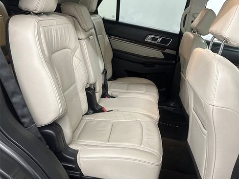 Used 2016 Ford Explorer Platinum image 42