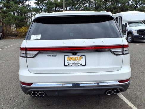New 2026 Lincoln Aviator AWD image 5