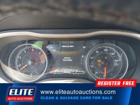 Used 2017 Jeep Cherokee Limited FWD image 14