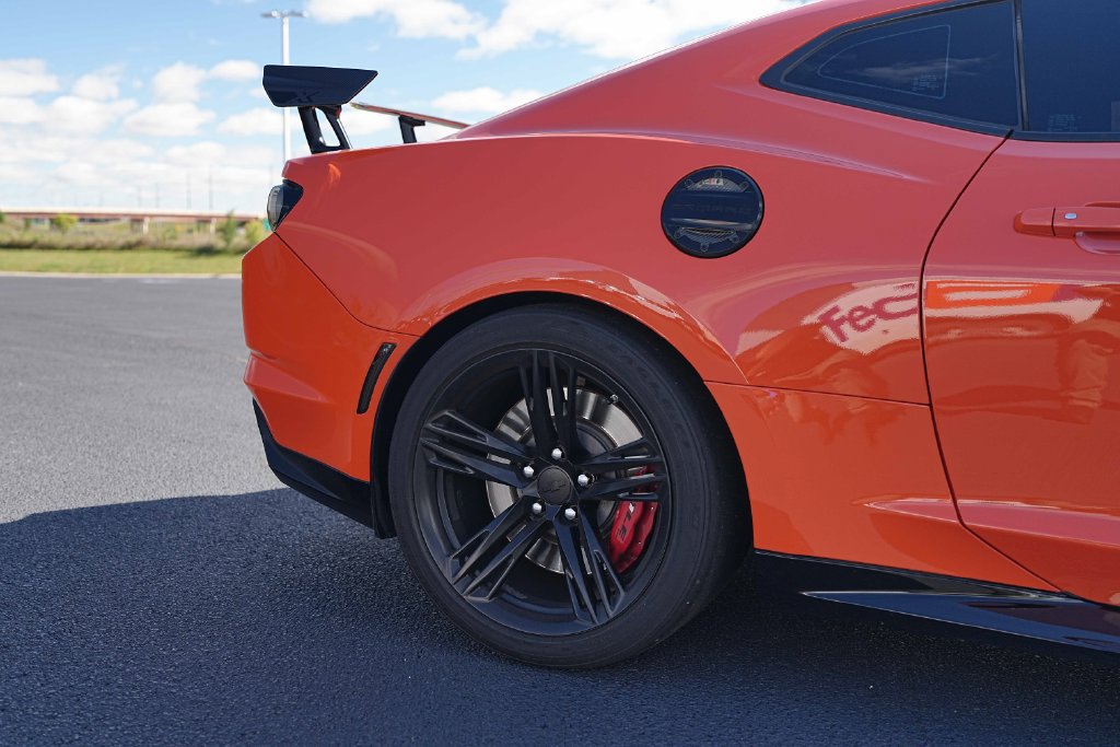 Used 2019 Chevrolet Camaro ZL1 RWD image 7