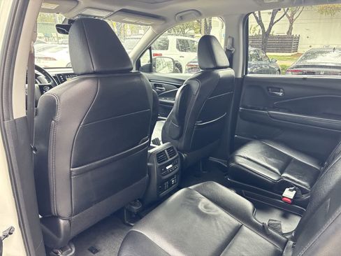 Used 2019 Honda Pilot Elite image 11