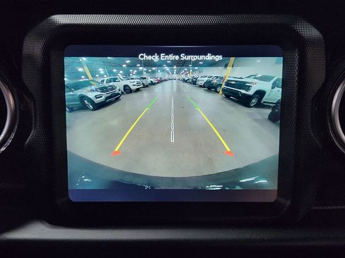 Used 2021 Jeep Wrangler Unlimited Sahara image 37