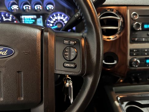 Used 2011 Ford F350 Lariat image 22