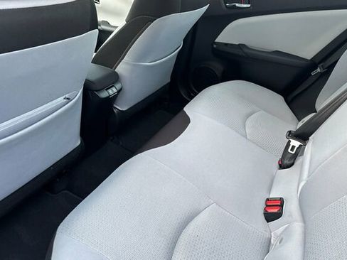 Used 2022 Toyota Prius LE image 9