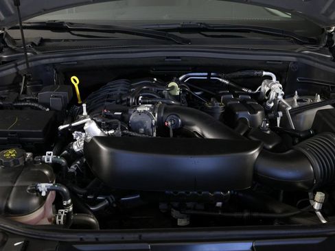 Used 2025 Dodge Durango GT RWD image 34