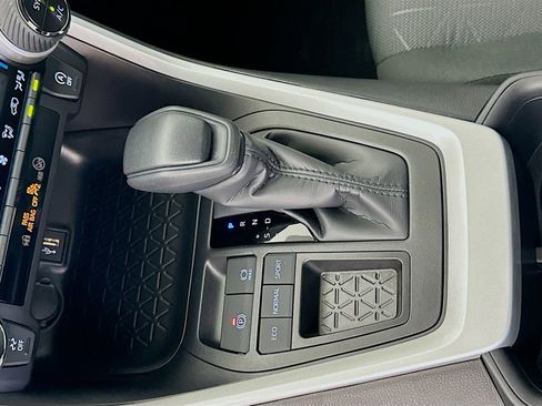 Certified 2025 Toyota RAV4 XLE FWD image 17