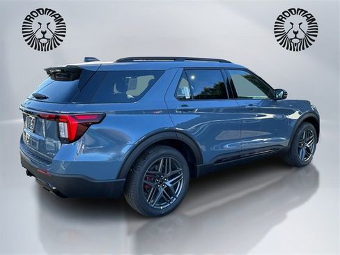 New 2026 Ford Explorer ST-Line w/ ST-Line Street Pack image 5