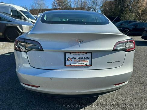 Used 2018 Tesla Model 3 Long Range image 9