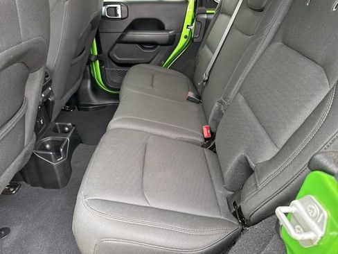 Used 2019 Jeep Wrangler Unlimited Sahara image 26