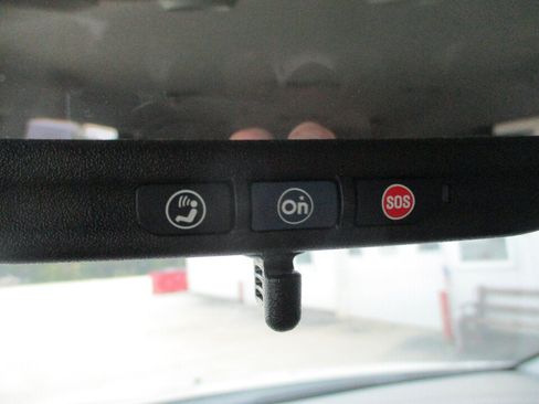 Used 2015 Chevrolet Traverse LT w/ Style and Technology Package FWD image 34