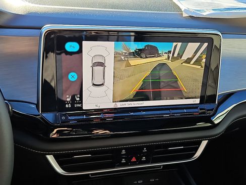 New 2026 Volkswagen Atlas Cross Sport SE image 17