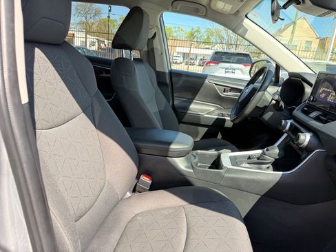 Used 2024 Toyota RAV4 XLE image 18