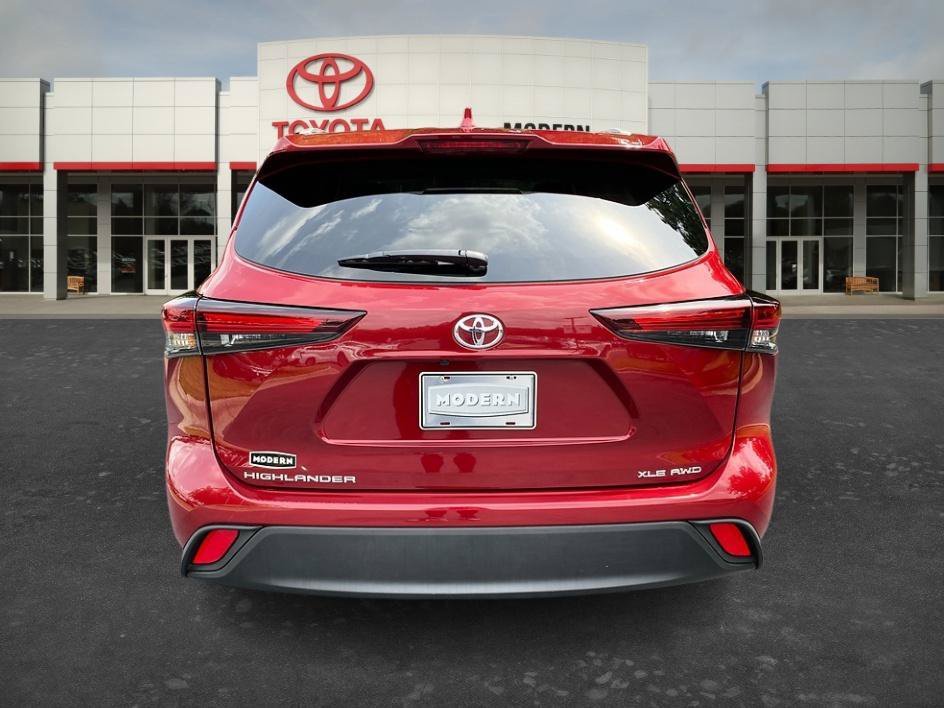 Certified 2026 Toyota Highlander XLE AWD/4WD image 6