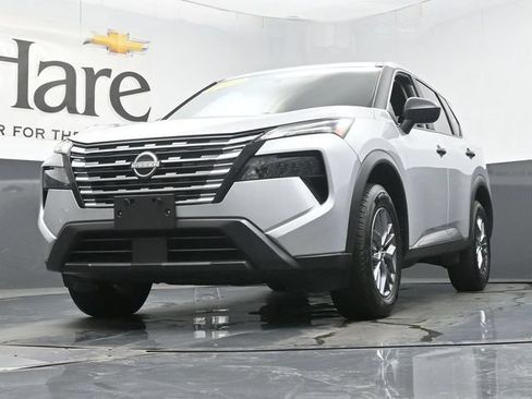 Used 2024 Nissan Rogue S AWD/4WD image 4