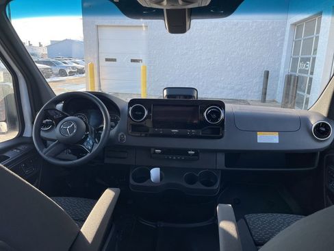 Used 2026 Mercedes-Benz Sprinter 2500 image 9
