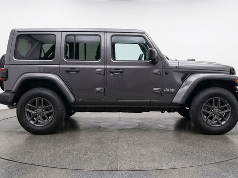 Used 2025 Jeep Wrangler Sport S image 11