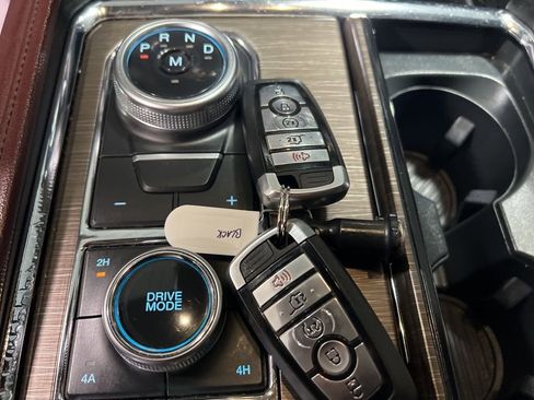 Used 2024 Ford Expedition Max Limited image 43