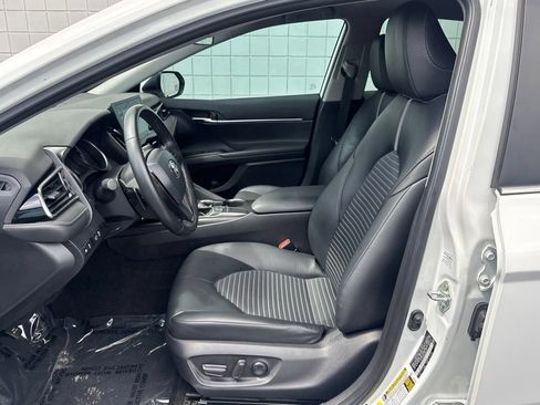 Used 2024 Toyota Camry SE FWD image 4